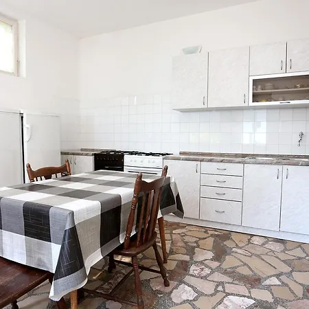 Double 258f Pensión Trpanj